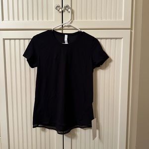 NWT - Lululemon - Women's Into the Sun Tee - Color: Black - Size: 8